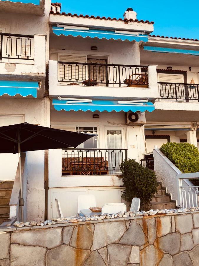 Seafront Maisonette In Fourka Exteriér fotografie