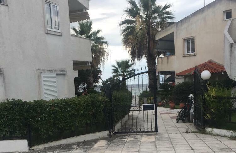Seafront Maisonette In Fourka Exteriér fotografie