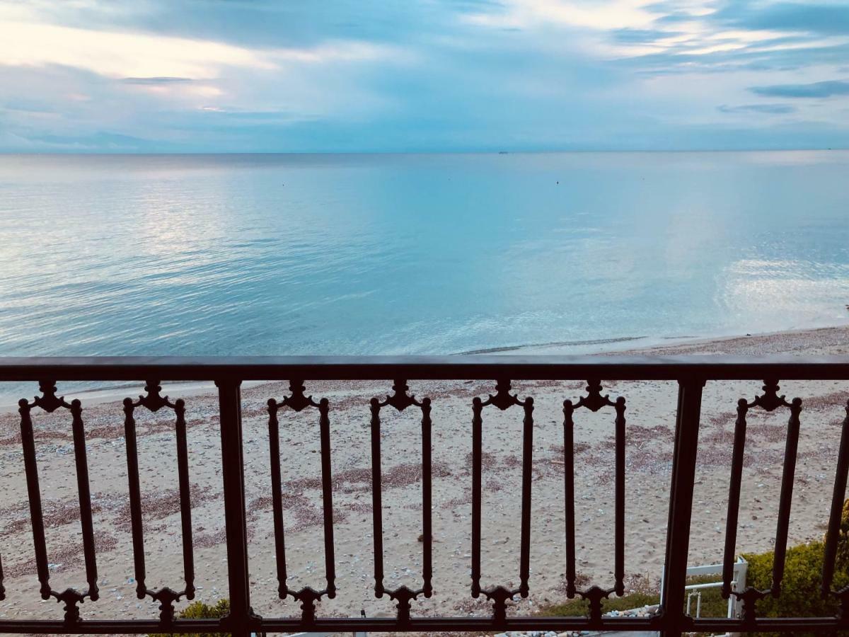 Seafront Maisonette In Fourka Exteriér fotografie